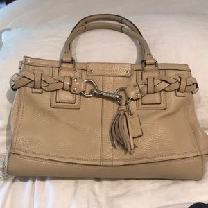 Coach creamy coloured bag👌🏼condition and quality